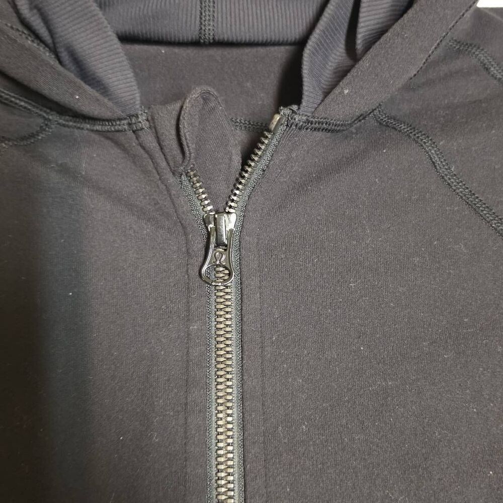 Lululemon jacket with a full-zip front and hood Size 6 - Picture 8 of 11
